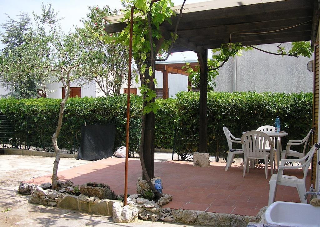 Casa A Villaggio Paradiso سانتا سيزاريا تيرمي الغرفة الصورة