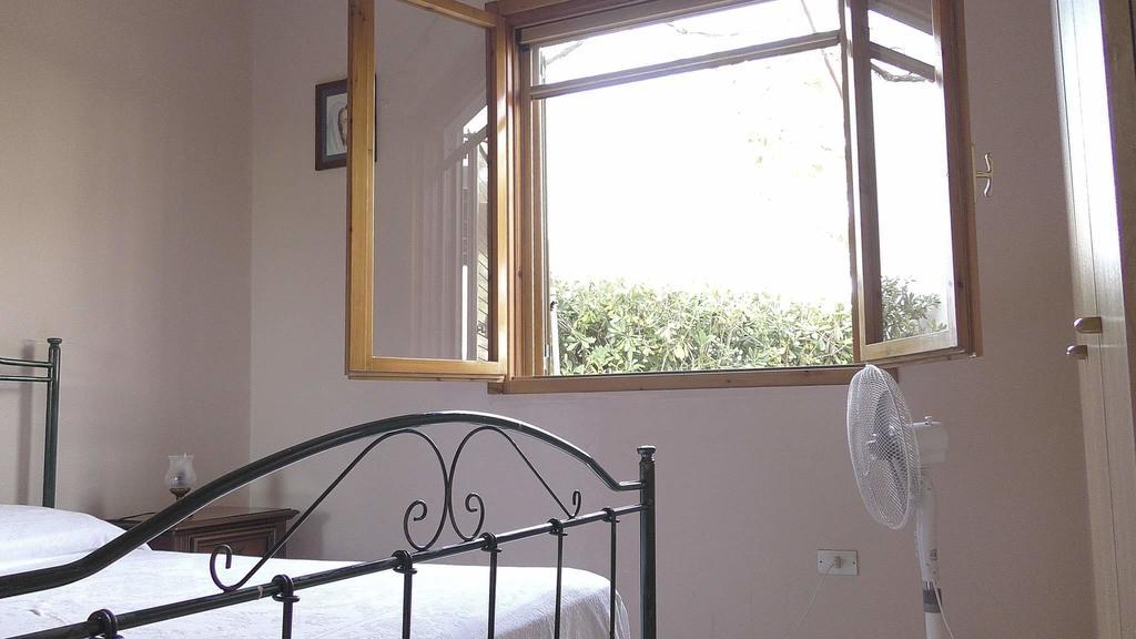 Casa A Villaggio Paradiso سانتا سيزاريا تيرمي المظهر الخارجي الصورة