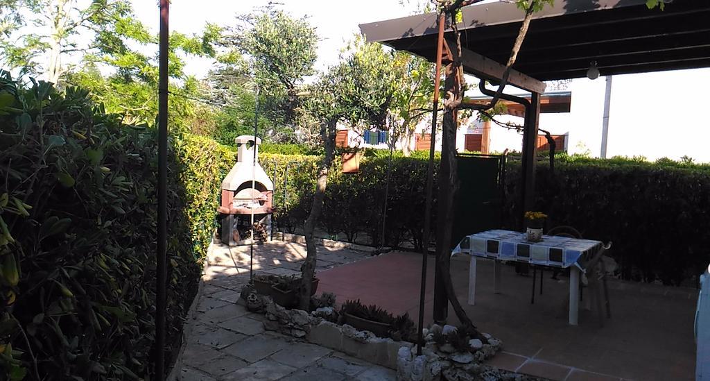 Casa A Villaggio Paradiso سانتا سيزاريا تيرمي المظهر الخارجي الصورة